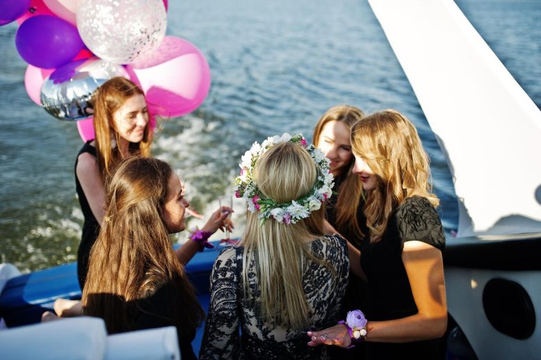 How to Make Your Birthday Yacht Party Instagram-Worthy